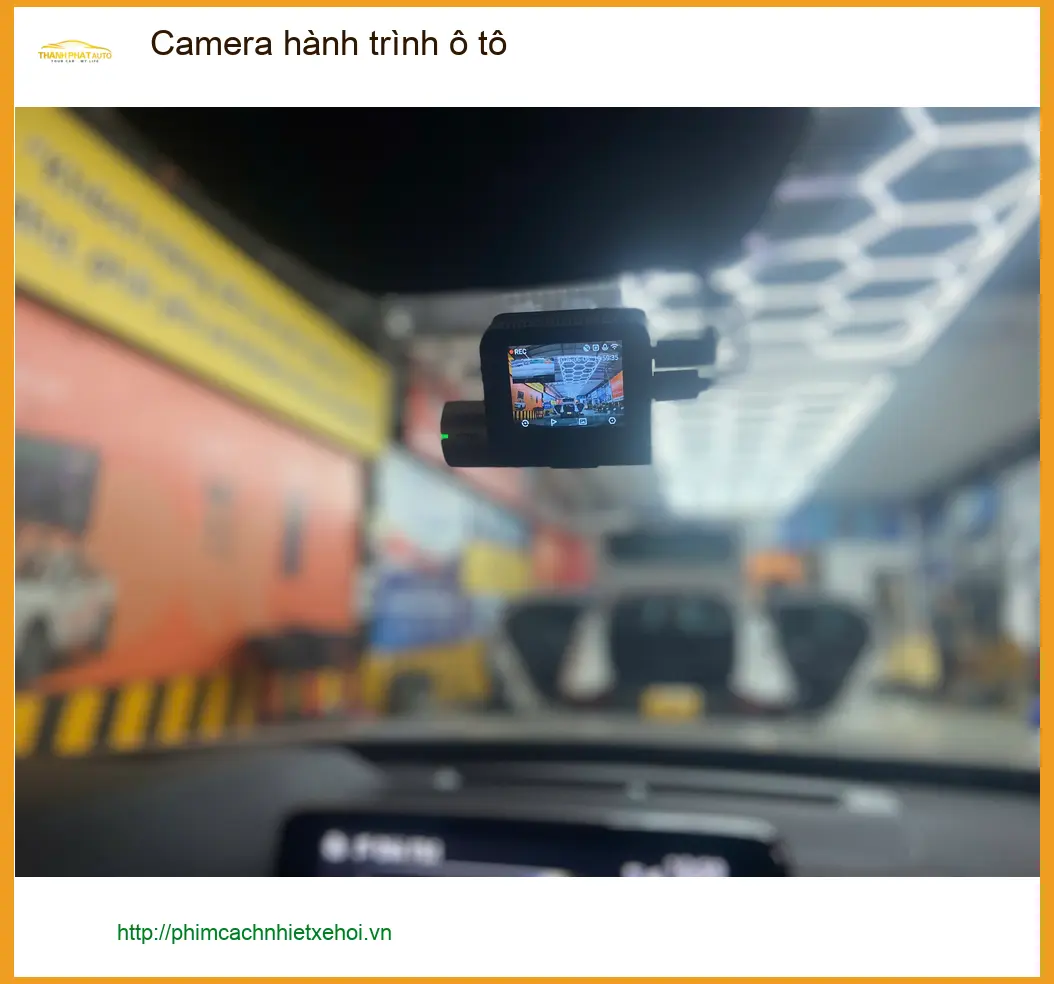 Anh Tùng lắp Camera hành trình ô tô cho Hyundai Santa Fe tại Quận 2 ảnh thực tế 2