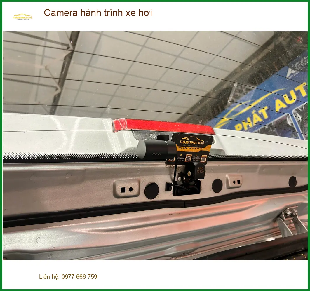 Anh Phúc Nguyên lắp Camera hành trình xe hơi Hyundai Santa Fe tại Quận 12 uy tín, giá tốt ảnh thực tế 4