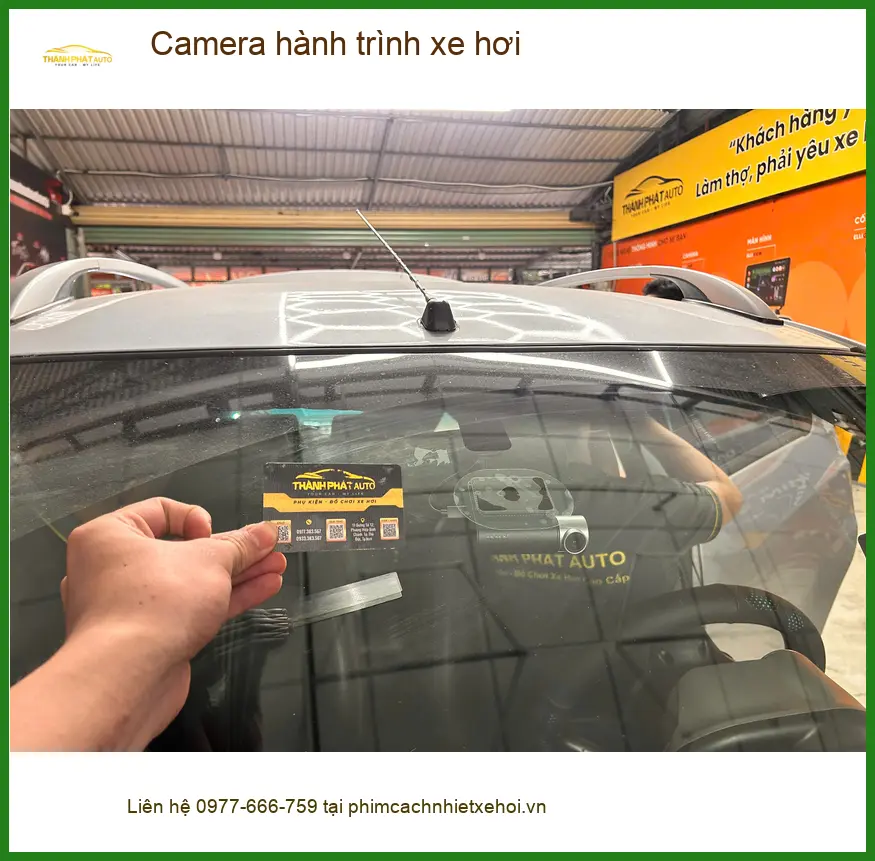 Anh Đạt lắp Camera hành trình xe hơi Honda CRV tại Quận Bình Tân ảnh thực tế 3