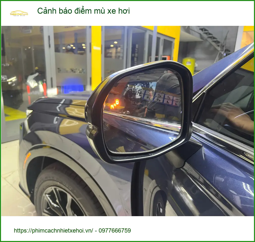Anh Quang Minh lắp cảnh báo điểm mù xe Hyundai Santa Fe tại Quận 2 ảnh thực tế 3