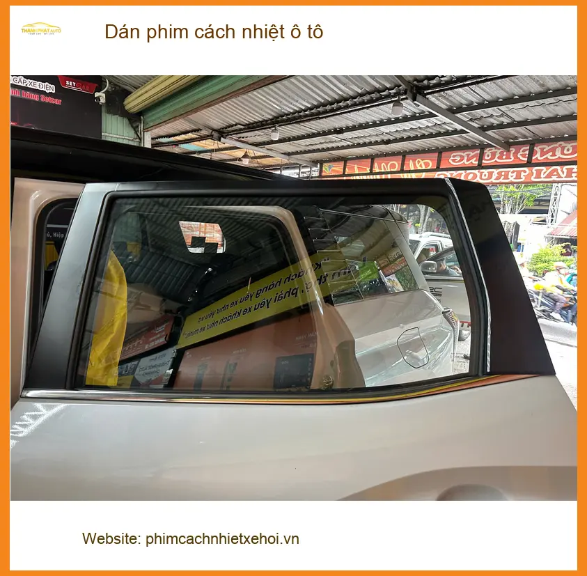 Chị Cẩm Tú Hyundai Accent dán phim cách nhiệt Quận 10 chống nóng hiệu quả ảnh thực tế 2