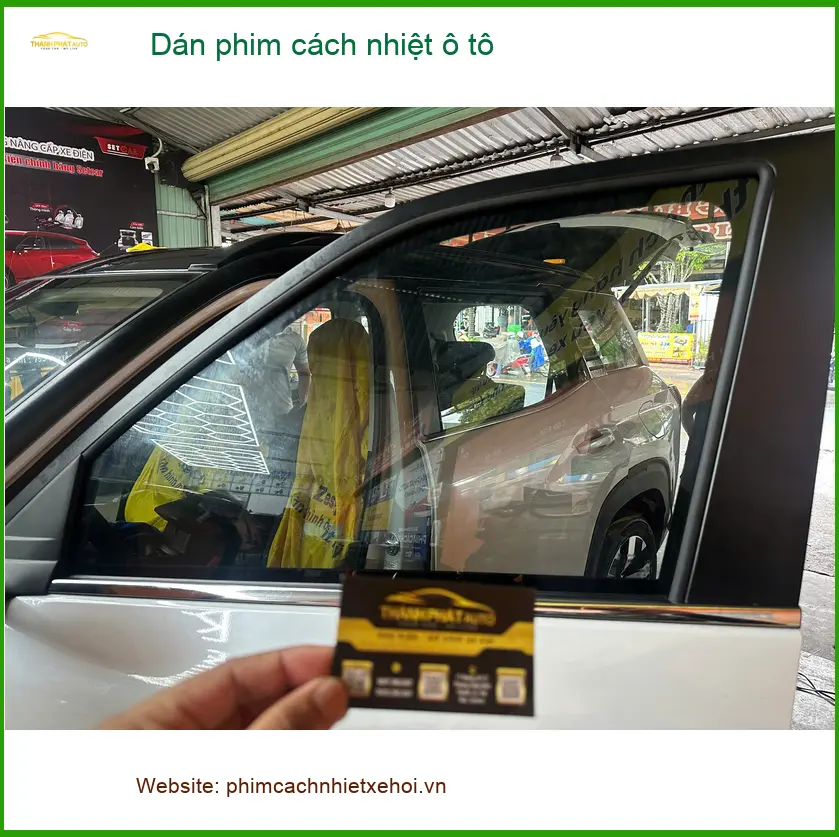 Chị Cẩm Tú Hyundai Accent dán phim cách nhiệt Quận 10 chống nóng hiệu quả ảnh thực tế 3