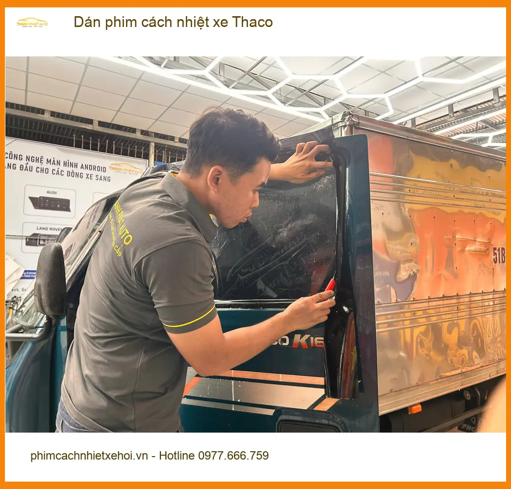 Bác Đạt dán phim cách nhiệt cho Thaco Towner tại Quận 12 để chống nóng, bảo vệ nội thất ảnh thực tế 3