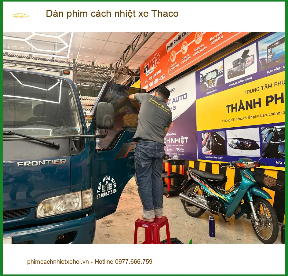 Chị Mai Anh dán phim cách nhiệt xe Thaco Towner tại Quận 2 uy tín, chuẩn bị mùa nắng ảnh thực tế 2