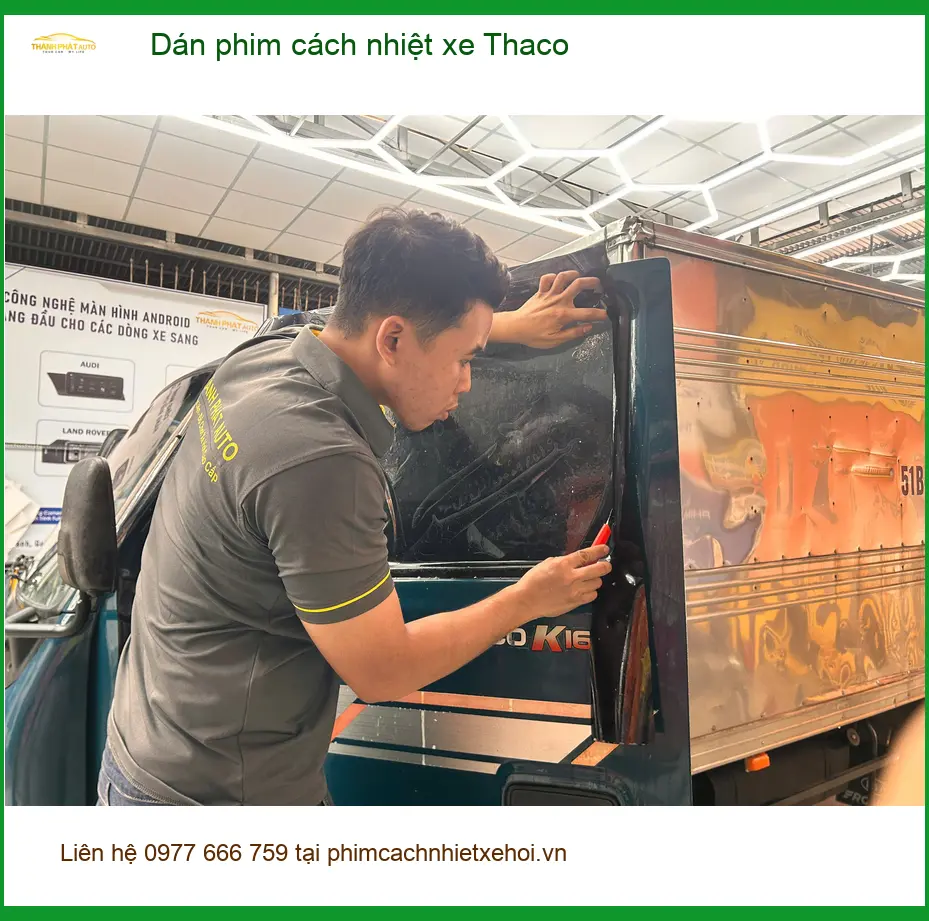 Chú An dán phim cách nhiệt xe Thaco Frontier chống nóng tại Quận 9 ảnh thực tế 3