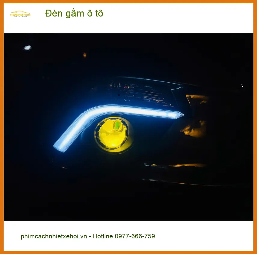 Anh Tùng lắp đèn gầm ô tô cho Honda Civic tại Quận 9 vì đèn zin không đủ sáng khi đi trời mưa ảnh thực tế 3