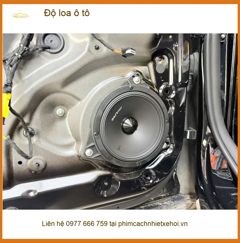 Anh Thành độ loa ô tô cho Honda CRV tại Quận Tân Phú để nghe nhạc rõ hơn trên đường đi làm
