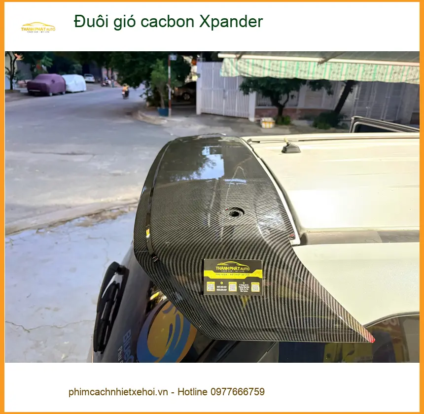 Anh Quang lắp đuôi gió cacbon Xpander ở Quận 10 để tạo điểm nhấn độc đáo ảnh thực tế 2