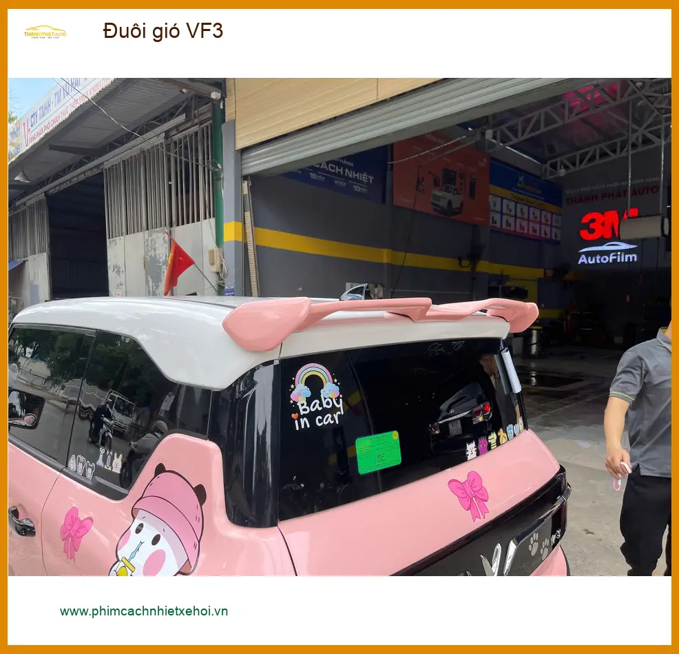 Anh Tùng lắp Đuôi gió VF3 cho VinFast VF3 tại Quận Tân Bình để tăng tính thể thao