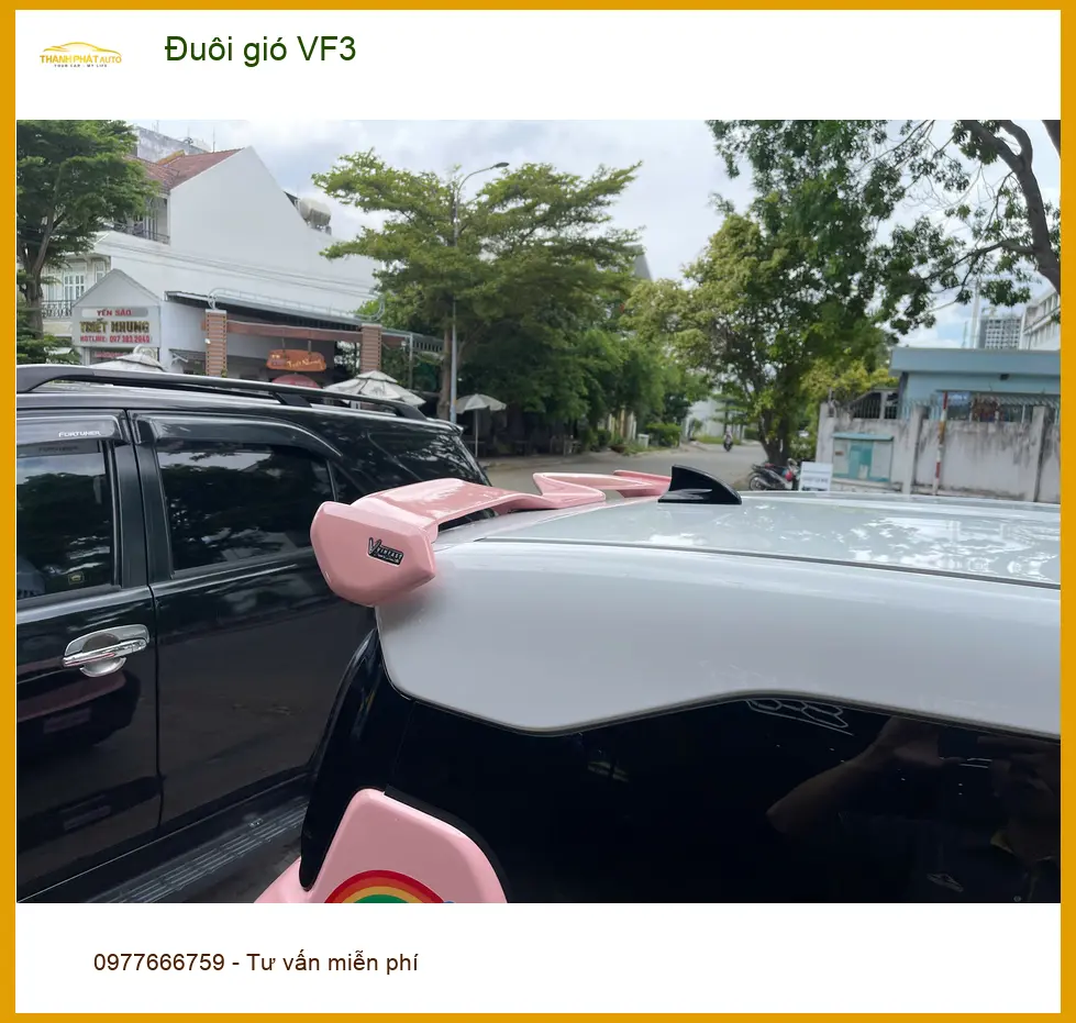 Chị Thanh Huyền lắp đuôi gió VinFast VF3 tại Quận Bình Tân để tăng tính thể thao