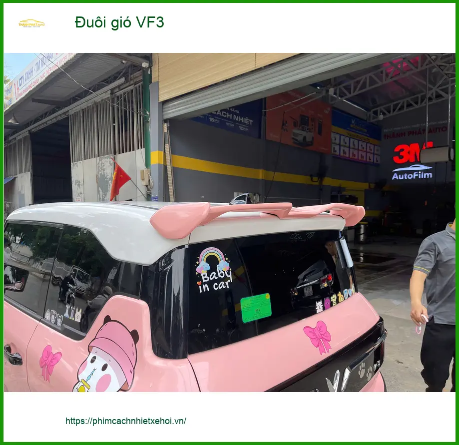 Chị Thảo lắp đuôi gió cho VinFast VF3 tại Quận 9 để xe trông thể thao hơn ảnh thực tế 3