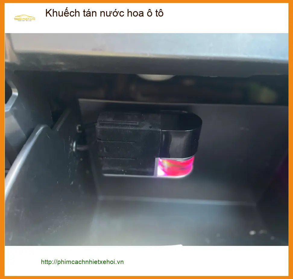 Anh Quốc tìm mua khuếch tán nước hoa ô tô Hyundai Creta tại Hóc Môn