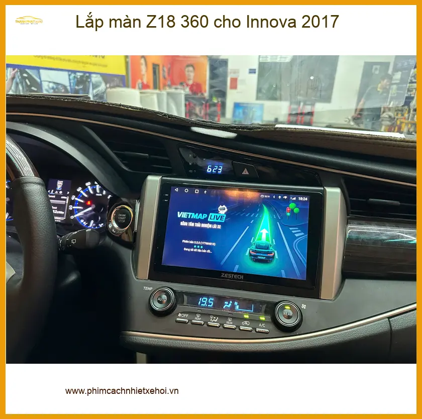 Anh Tấn lắp màn Z18 360 cho Innova 2017 tại Quận 3 để lái xe an toàn hơn ảnh thực tế 4