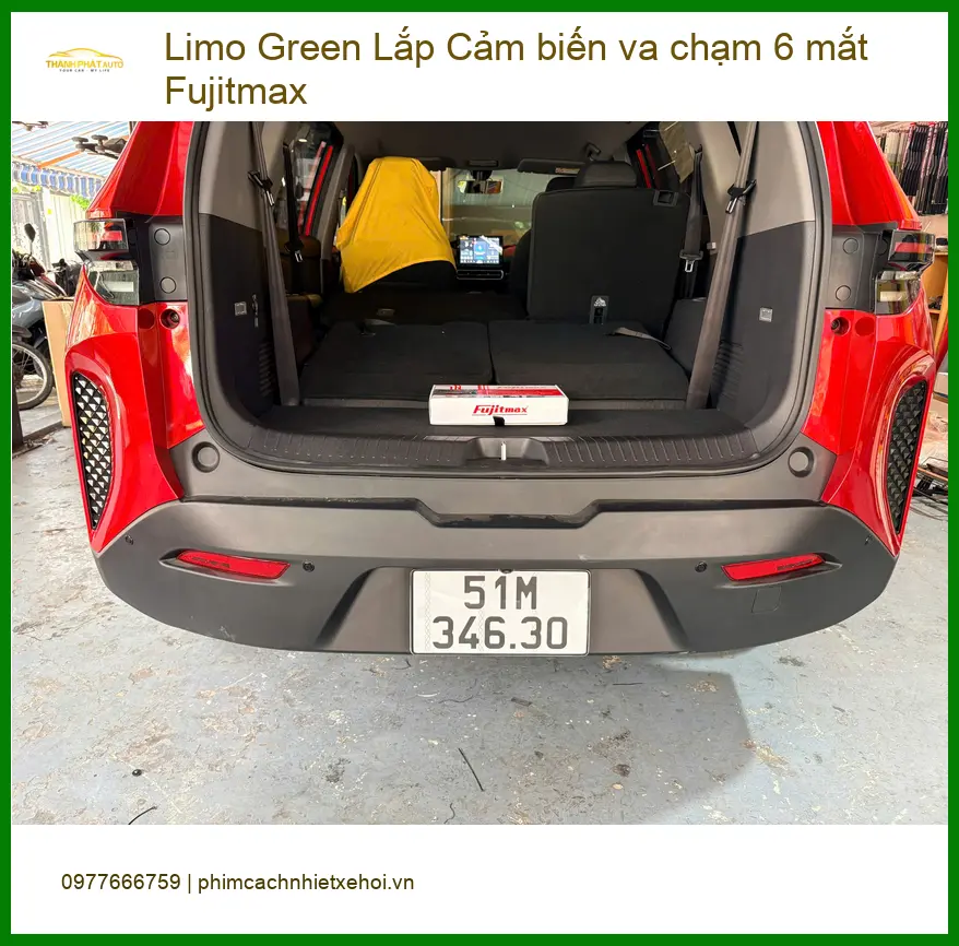 Anh Cường lắp Cảm biến va chạm 6 mắt Fujitmax cho xe Limo Green tại Quận 3 để an tâm di chuyển. ảnh thực tế 3