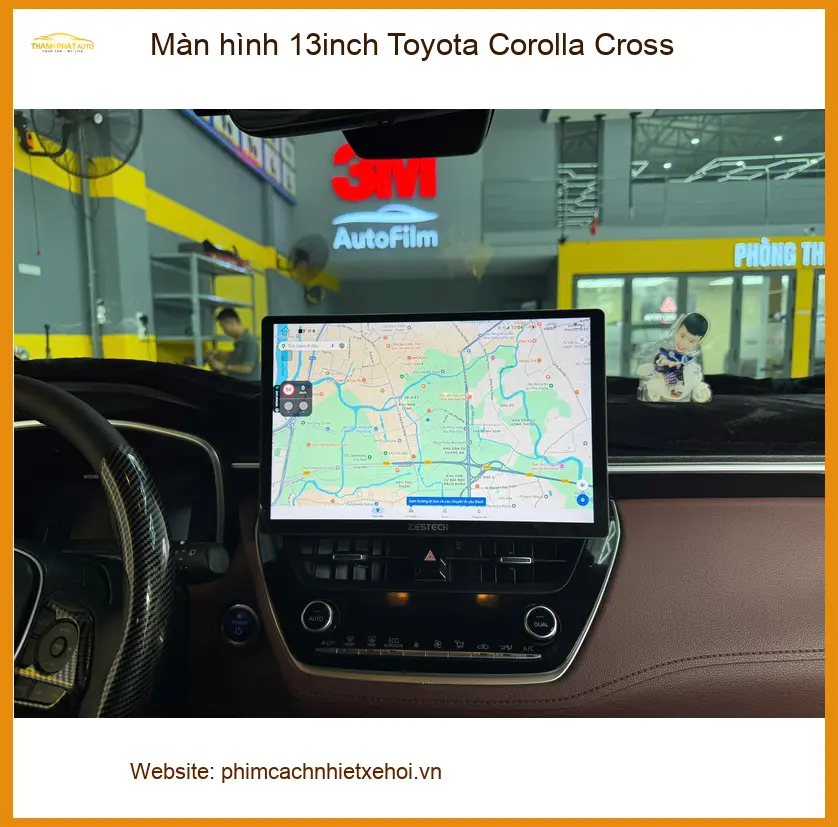 Chị Loan lắp màn hình 13inch Toyota Corolla Cross Quận 12.