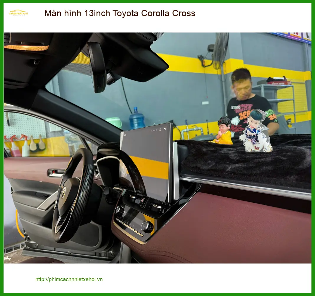 Chị Loan lắp màn hình 13inch Toyota Corolla Cross Quận 12. ảnh thực tế 5