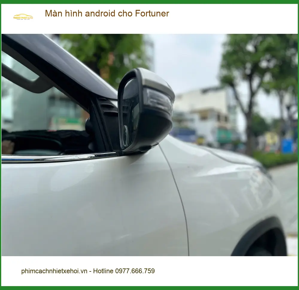 Anh Minh lắp màn hình android cho Fortuner tại Quận Bình Thạnh vì màn hình cũ đã lỗi thời ảnh thực tế 3