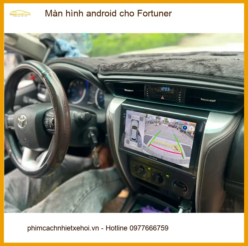 Chị Quỳnh nâng cấp màn hình android cho Fortuner tại Quận 9 vì màn zin không có dẫn đường ảnh thực tế 3