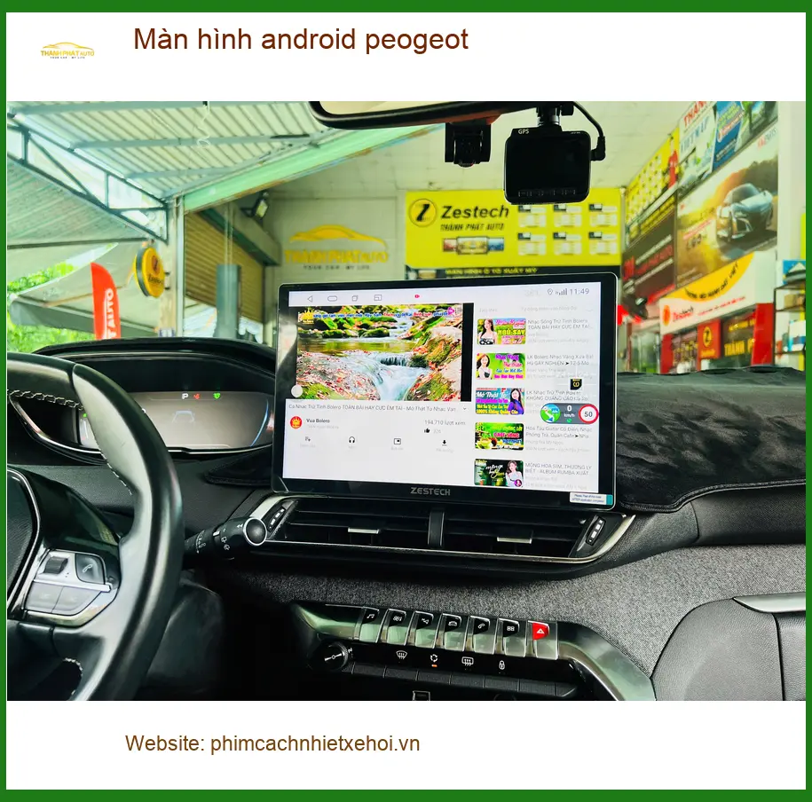 Chú Tùng lắp màn hình Android Peugeot 5008 tại Quận 2 để tiện di chuyển