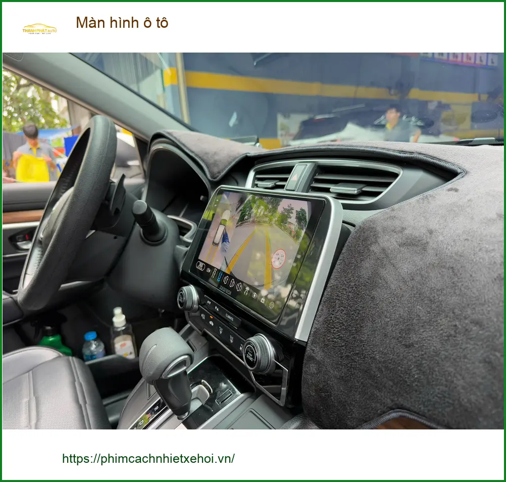 Anh Khôi nâng cấp màn hình ô tô cho Hyundai Accent tại Quận 9 vì màn zin thiếu tính năng