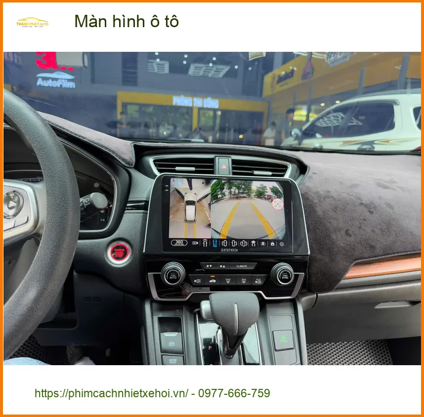 Chú Long lắp màn hình ô tô cho Toyota Fortuner tại Củ Chi vì màn zin quá cũ, hay đơ
