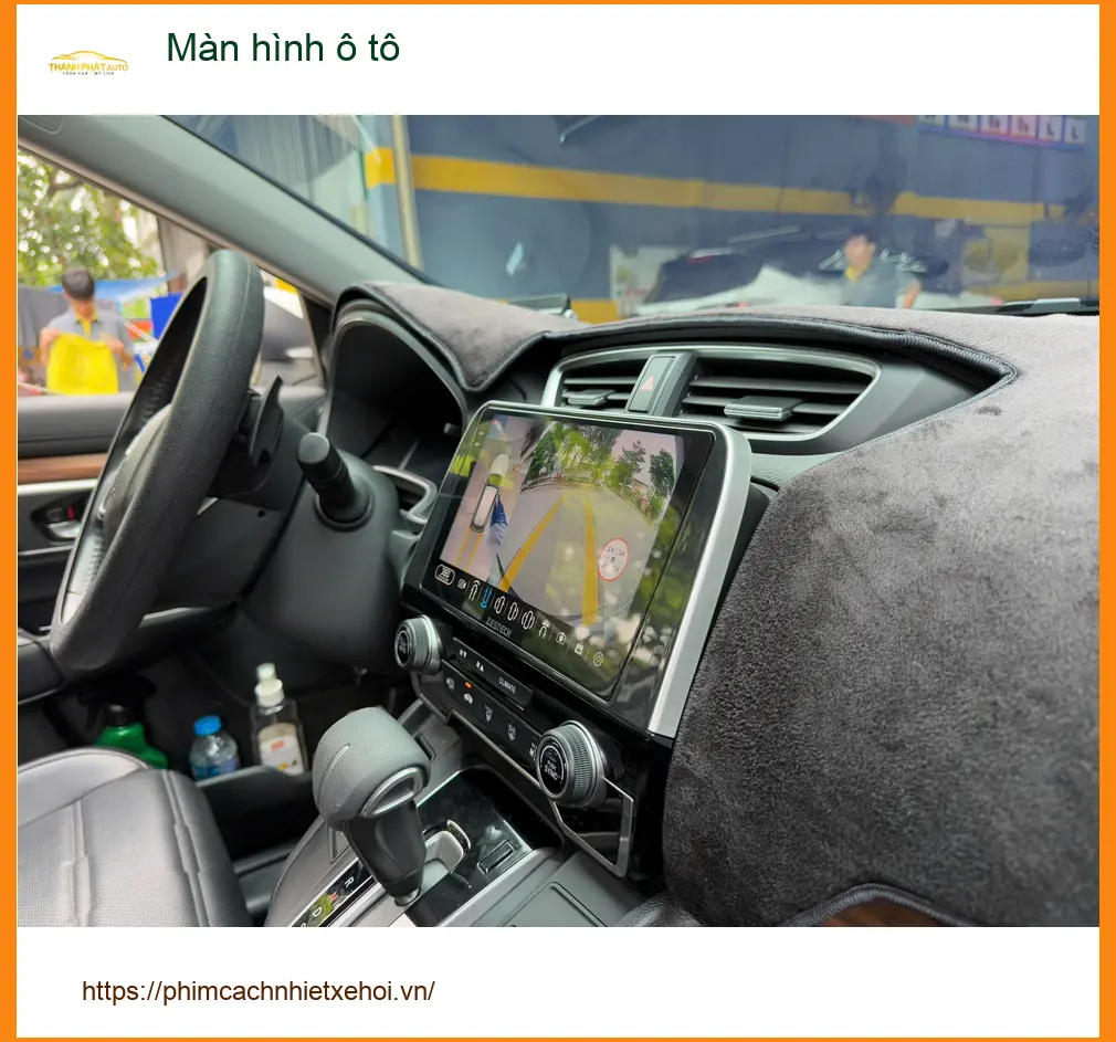 Anh Đạt lắp màn hình ô tô cho Honda HR-V tại Quận 10 vì màn zin cũ quá chậm ảnh thực tế 2