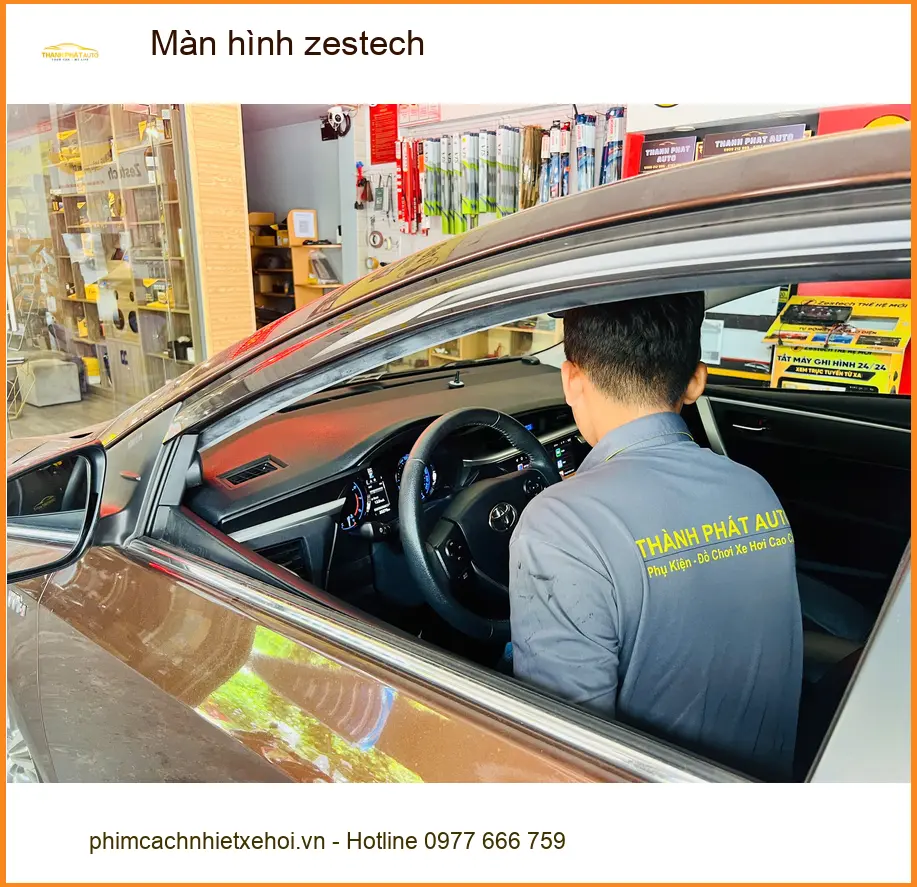 Chú Lân nâng cấp màn hình Zestech cho Hyundai Santa Fe tại Hóc Môn để có bản đồ và giải trí tiện lợi