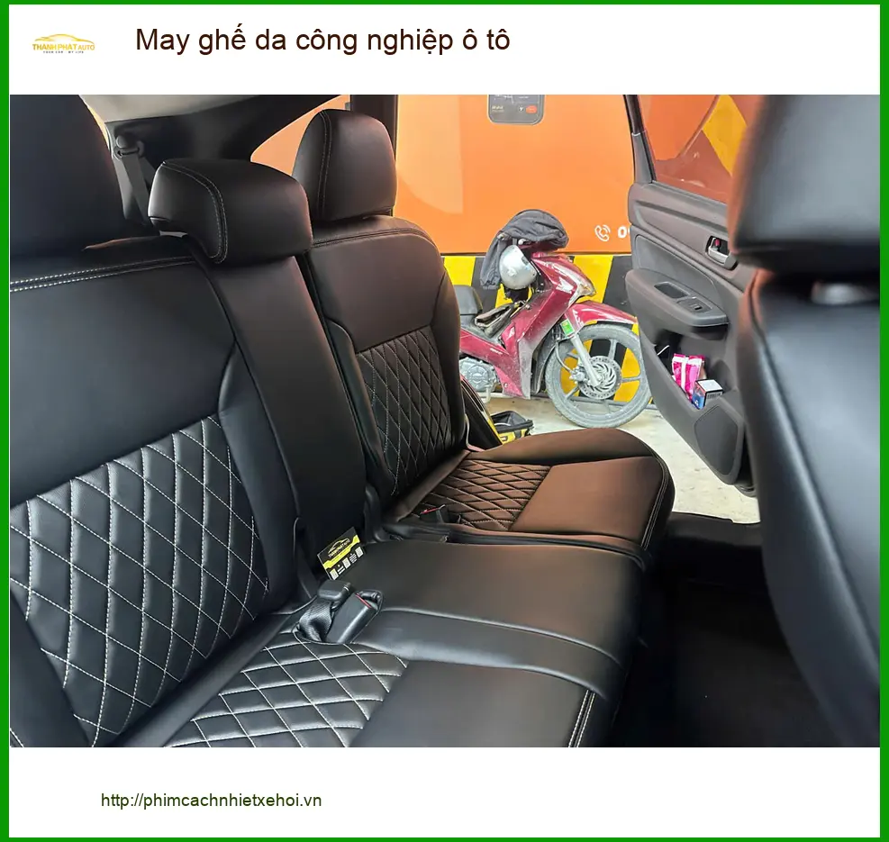 Anh Khải may ghế da công nghiệp ô tô Hyundai Accent tại Nhà Bè, bền đẹp