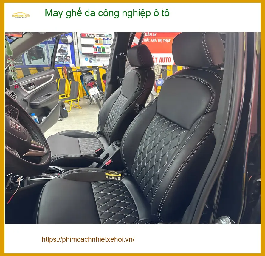 Chị Thanh may ghế da công nghiệp ô tô cho Honda CRV tại Quận 3 để nội thất sang trọng hơn ảnh thực tế 3