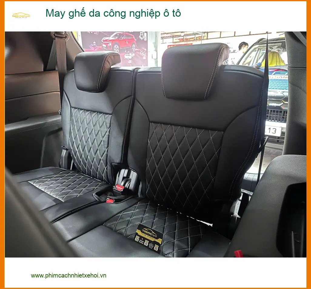 Chị Thanh may ghế da công nghiệp ô tô cho Honda CRV tại Quận 3 để nội thất sang trọng hơn ảnh thực tế 4