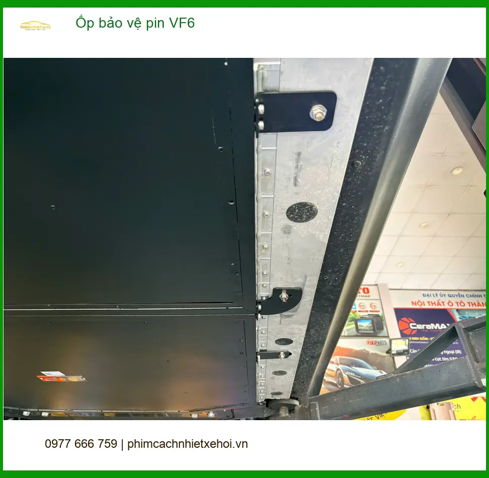 Anh Khang lắp ốp bảo vệ pin cho VinFast VF6 tại Cần Giờ để bảo vệ tối ưu