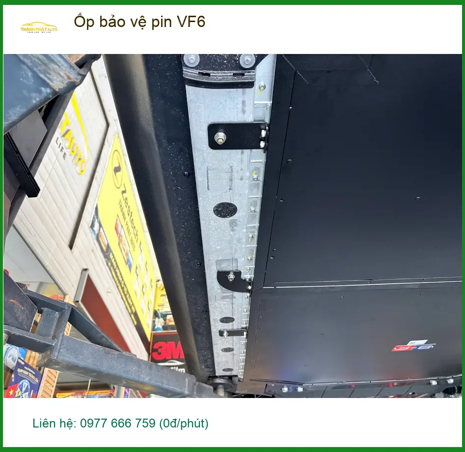 Chị Thu Thủy lắp ốp bảo vệ pin VinFast VF6 tại Hóc Môn để an tâm sử dụng ảnh thực tế 5