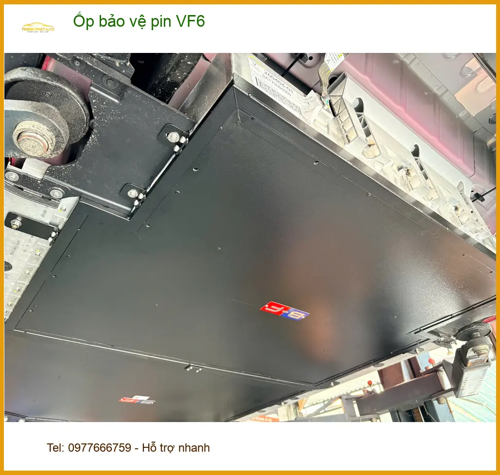 Chị Minh lắp ốp bảo vệ pin VinFast VF6 tại Quận 2 để bảo vệ pin khỏi va đập ảnh thực tế 4