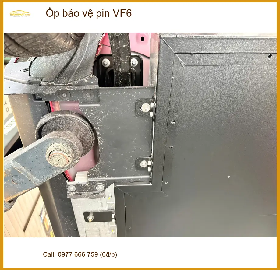 Anh Khôi lắp Ốp bảo vệ pin VF6 tại Nhà Bè để bảo vệ xe tốt hơn ảnh thực tế 2