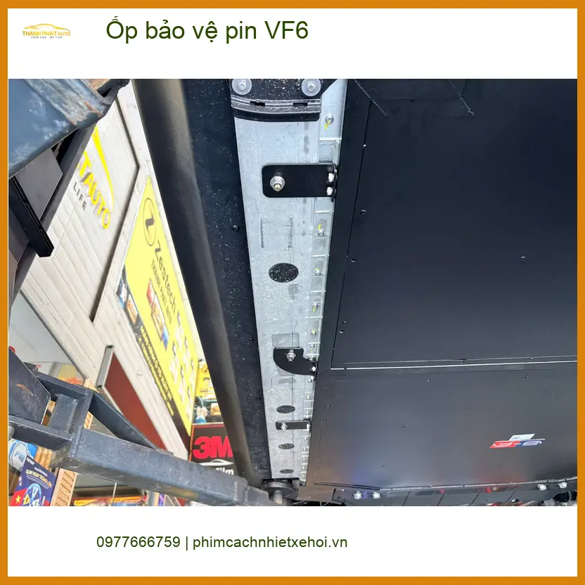 Anh Khôi lắp Ốp bảo vệ pin VF6 tại Nhà Bè để bảo vệ xe tốt hơn ảnh thực tế 3