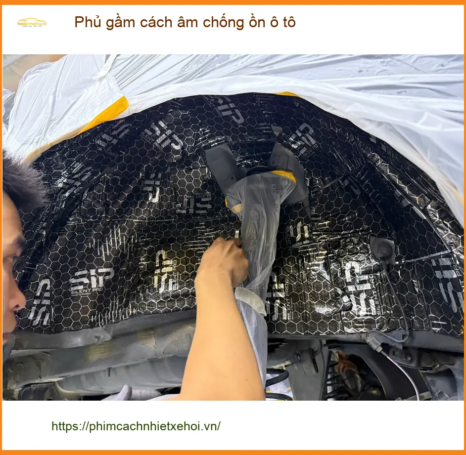 Chị Thảo phủ gầm cách âm chống ồn ô tô Hyundai Accent tại Quận 4, giảm tiếng ồn khó chịu ảnh thực tế 2