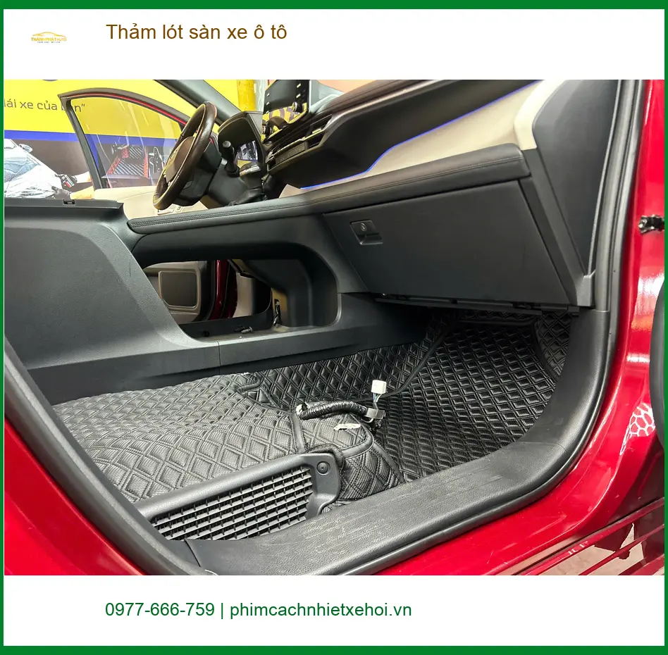 Chị Mai Hương thay thảm lót sàn ô tô Mitsubishi Xpander Cross tại Quận 9 cho nội thất sạch ảnh thực tế 3