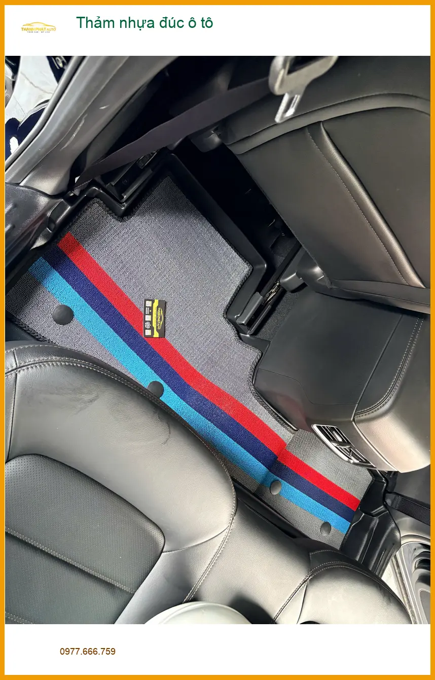Chị Diễm thay thảm nhựa đúc ô tô Suzuki XL7 ở Quận 9 để xe luôn sạch đẹp