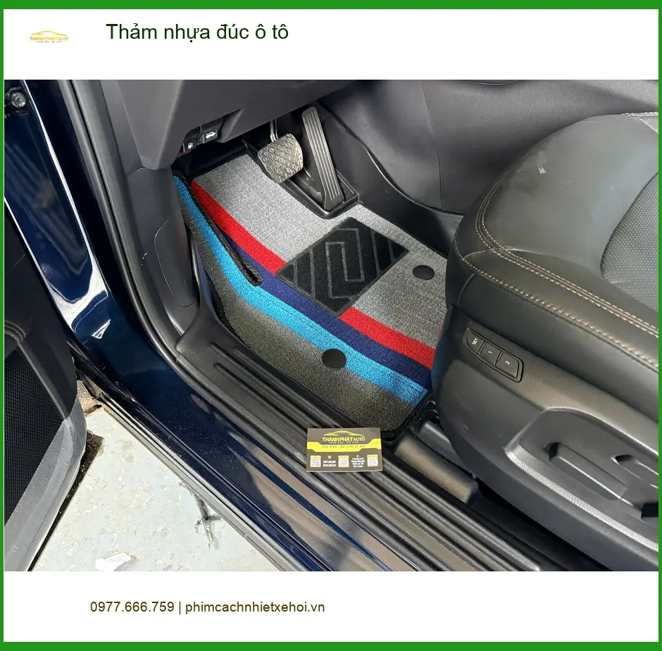 Anh Minh lắp thảm nhựa đúc ô tô cho Hyundai Accent tại Quận 11 để giữ xe luôn sạch sẽ ảnh thực tế 4