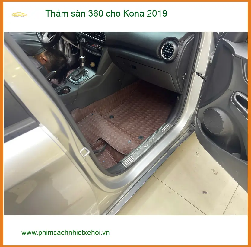 Chị Mai Anh lắp thảm sàn 360 cho Kona 2019 tại Bình Chánh để giữ xe luôn sạch sẽ ảnh thực tế 2