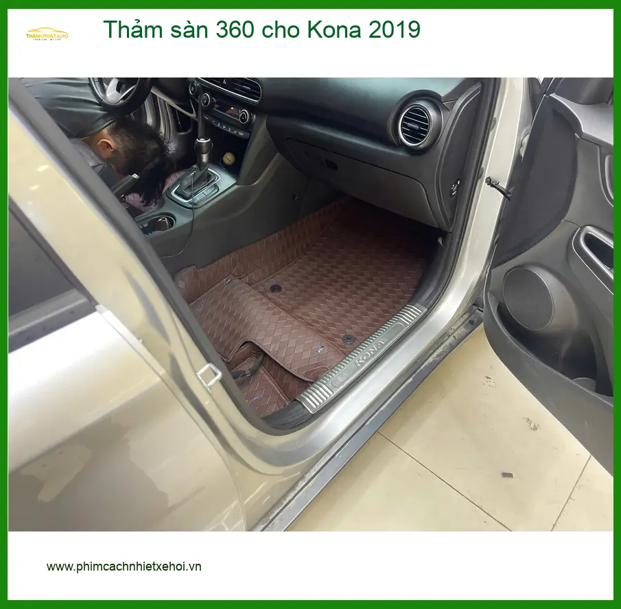 Anh Tùng lắp thảm sàn 360 cho Hyundai Kona 2019 tại Quận 1 để giữ xe luôn sạch đẹp ảnh thực tế 2