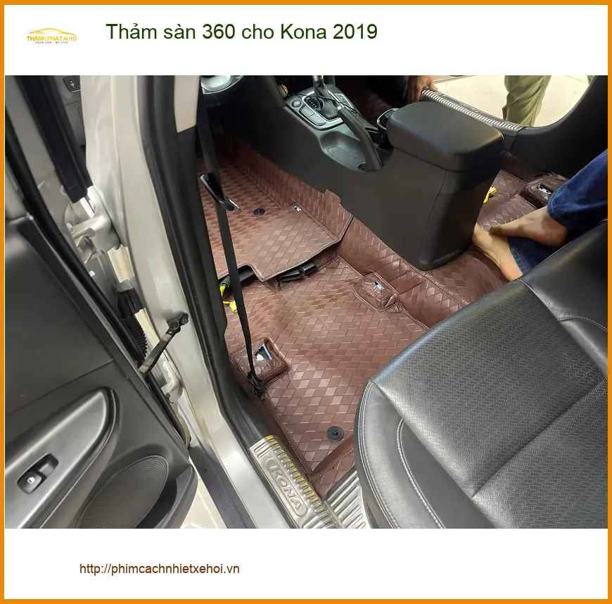 Chị Thanh lắp thảm sàn 360 cho Kona 2019 Quận Tân Bình giữ xe sạch sẽ ảnh thực tế 3
