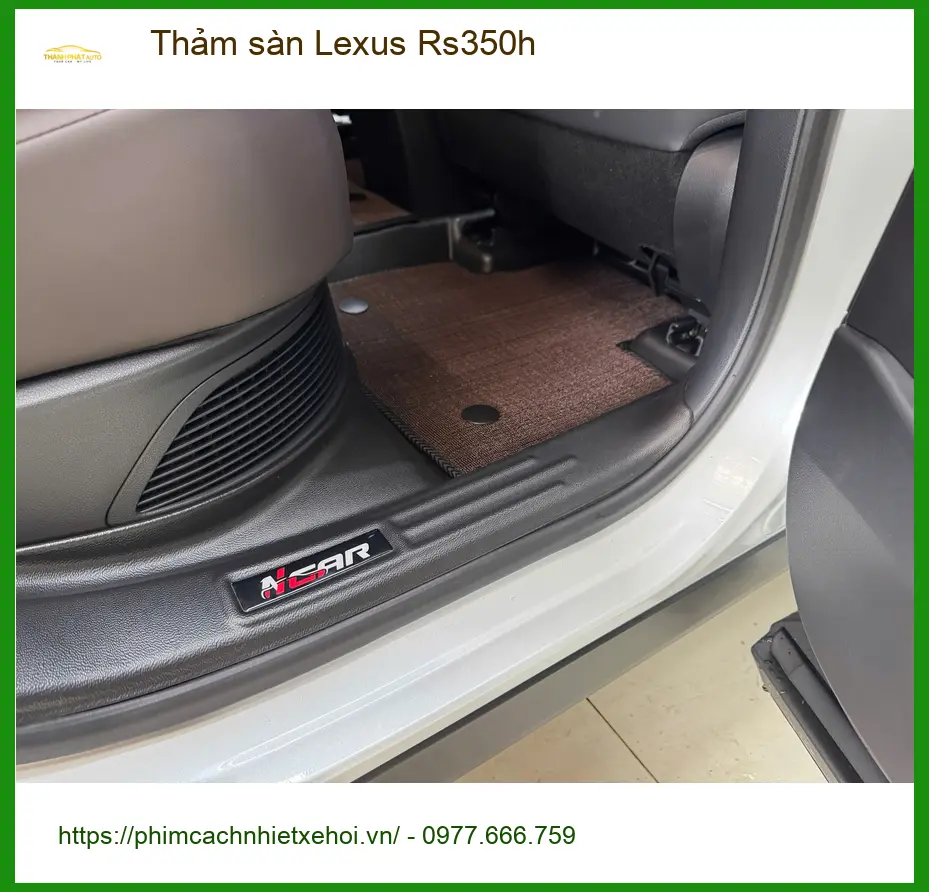 Chị Thanh Trúc lắp thảm sàn Lexus Rs350h tại Quận 12 để nội thất luôn sạch sẽ ảnh thực tế 3