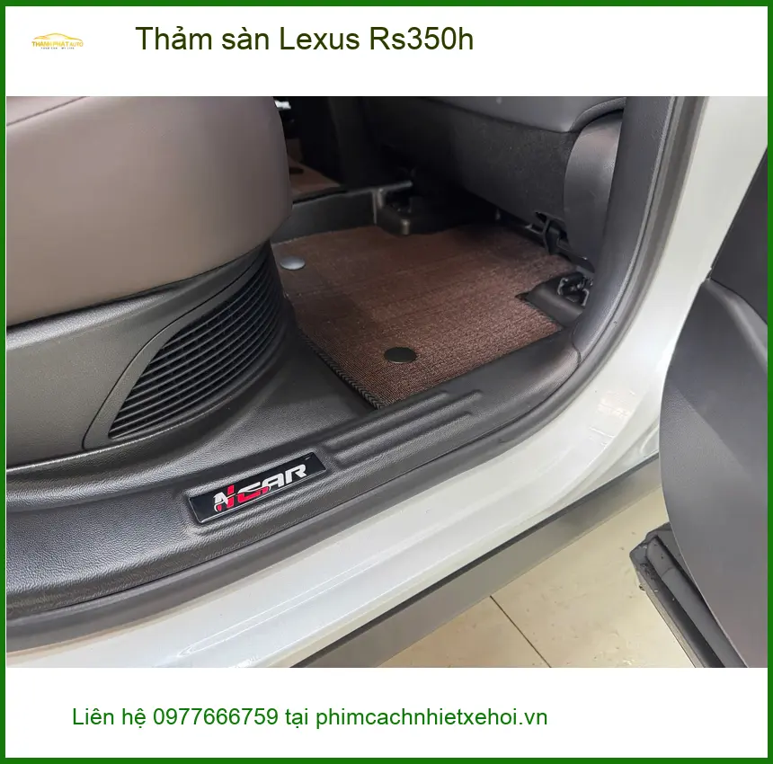 Anh Khải thay thảm sàn Lexus Rs350h tại Quận 2 để giữ xe luôn sạch và an toàn