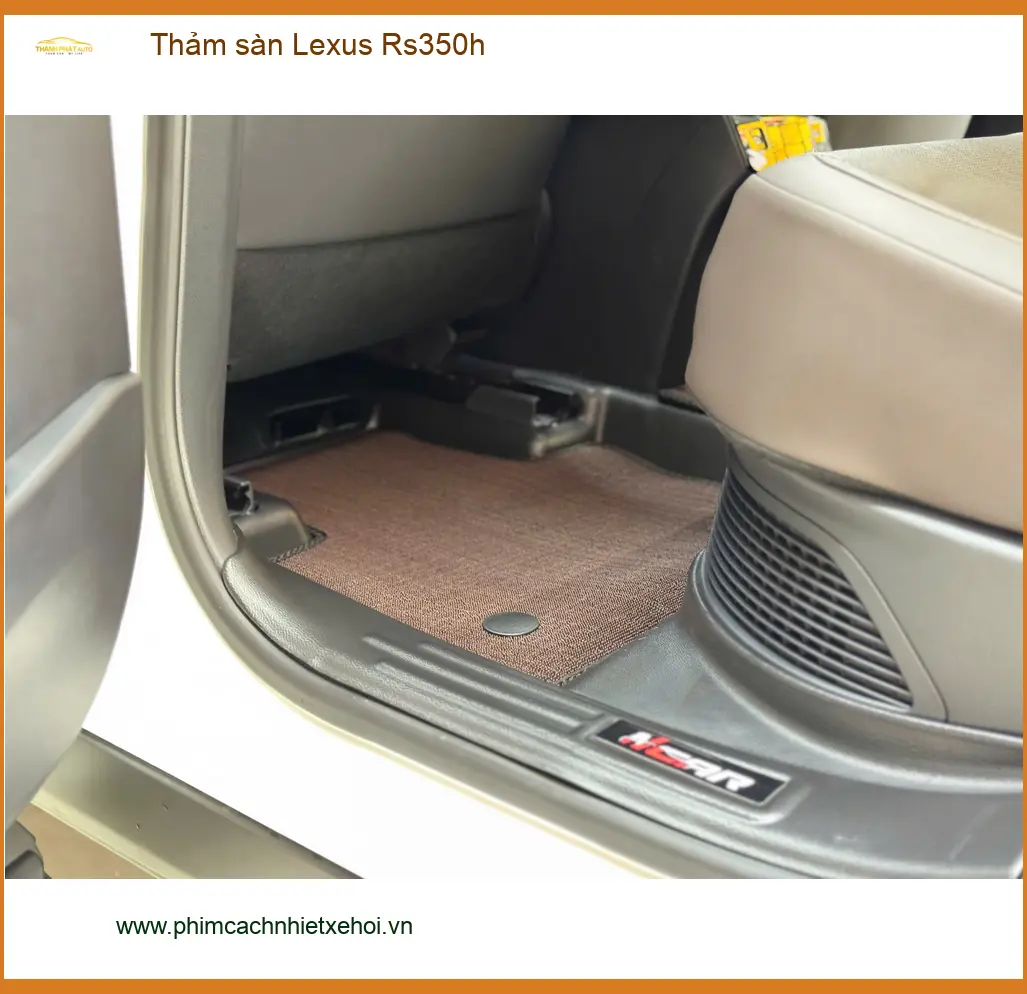 Anh Khải thay thảm sàn Lexus Rs350h tại Quận 2 để giữ xe luôn sạch và an toàn ảnh thực tế 2