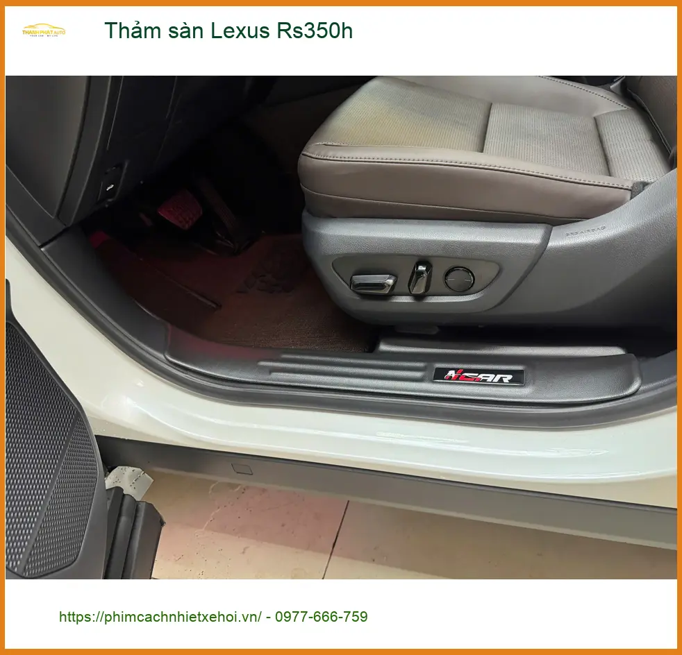 Anh Khải lắp thảm sàn Lexus Rs350h tại Quận 3 để giữ nội thất sạch đẹp ảnh thực tế 2