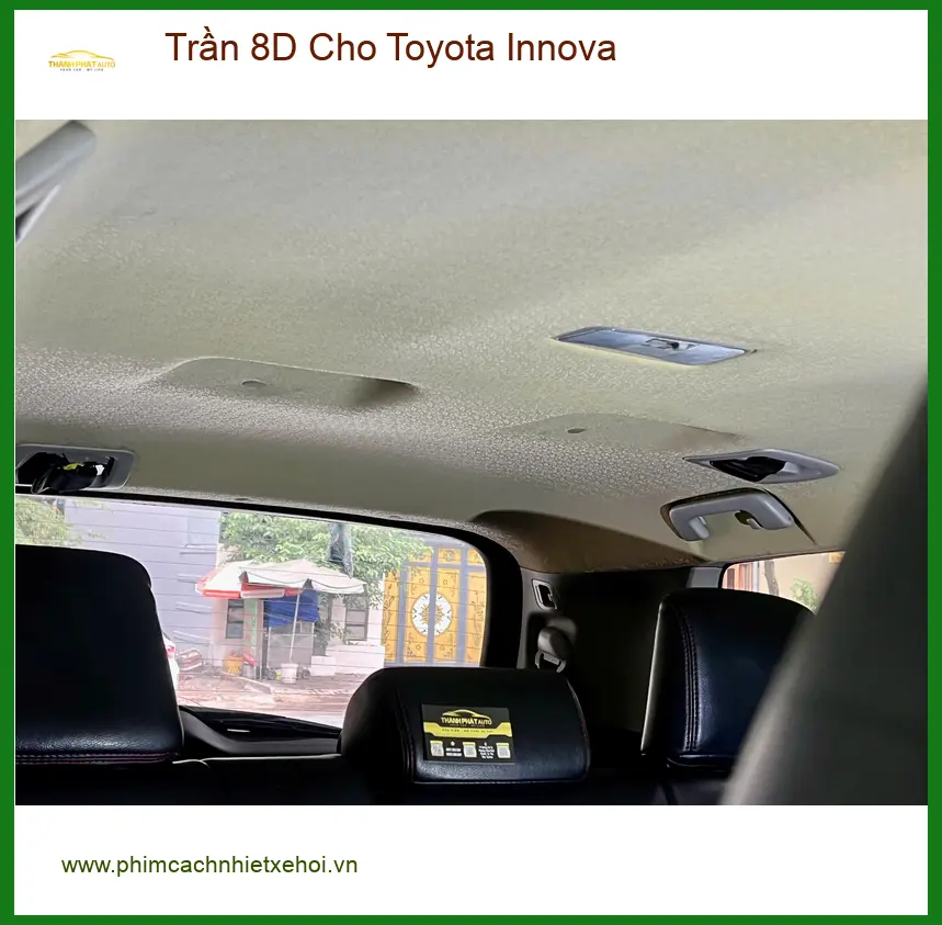 Chú Hưng làm Trần 8D cho Toyota Innova tại Quận 9 để nội thất sang trọng hơn