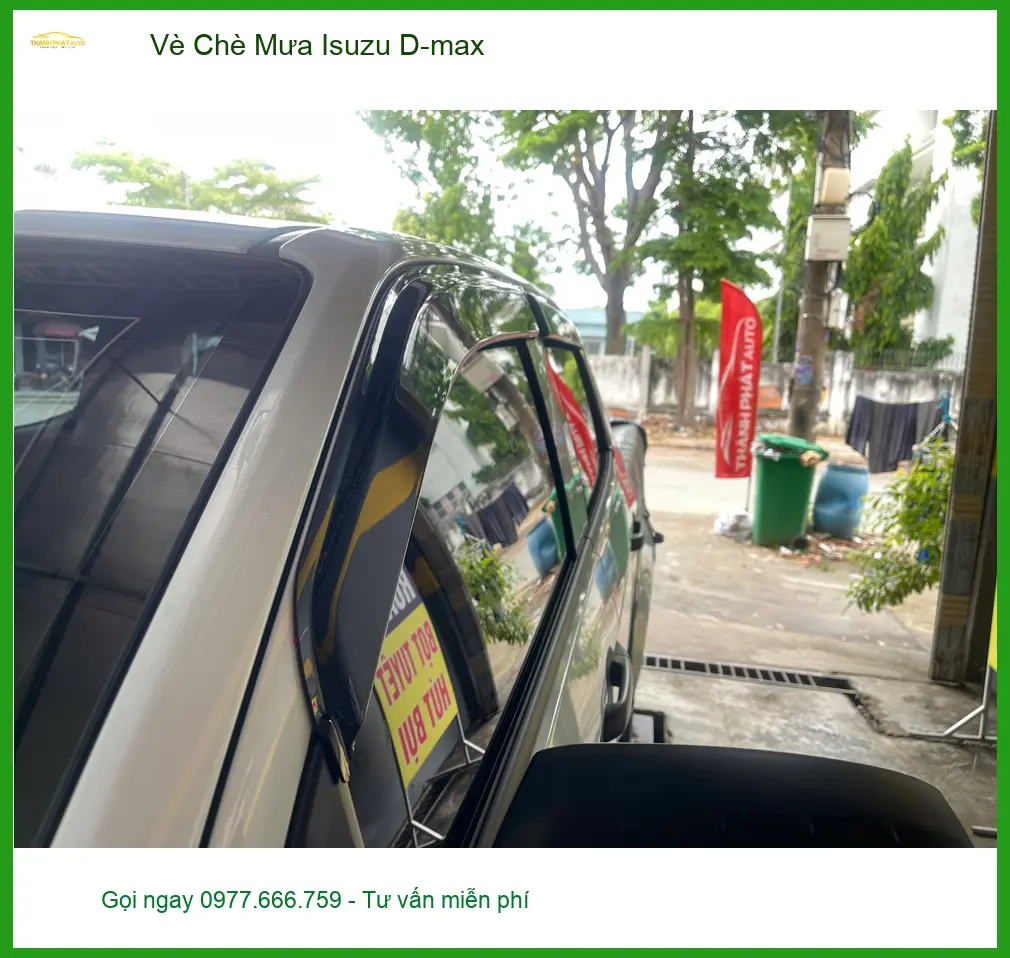 Anh Khải lắp Vè Che Mưa Isuzu D-max tại Quận 10 tránh nước bắn vào