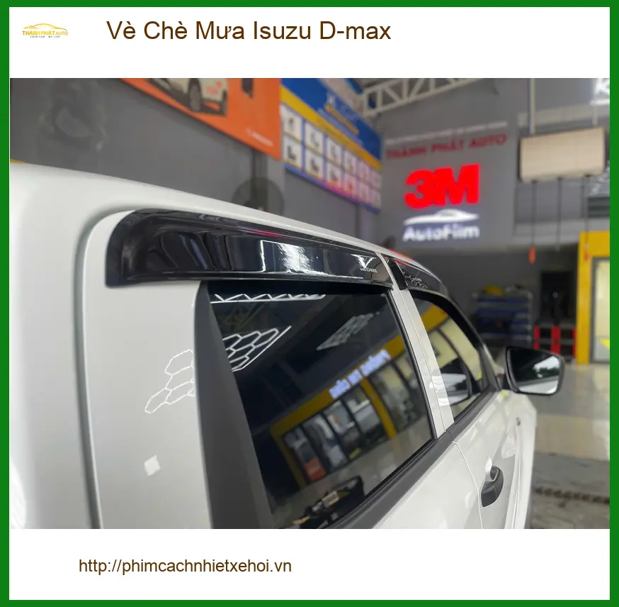 Anh Thành lắp vè che mưa Isuzu D-max tại Quận 9 tránh bụi bẩn bay vào cabin
