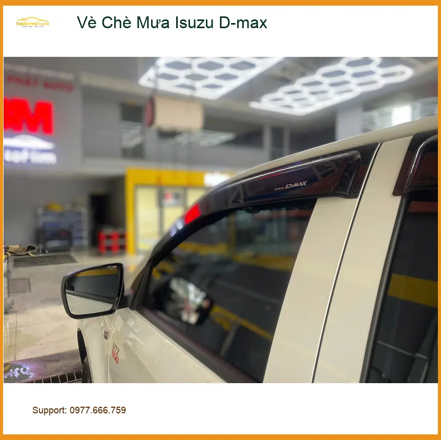 Anh Thành lắp vè che mưa Isuzu D-max tại Quận 9 tránh bụi bẩn bay vào cabin ảnh thực tế 3
